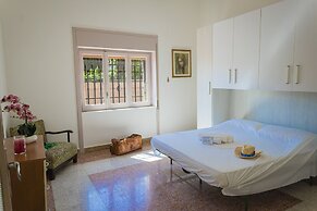 Villetta Rosa Con Attico Near The Sea