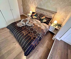 Stylish modern flat in SW London