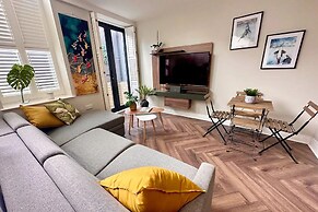 Stylish modern flat in SW London