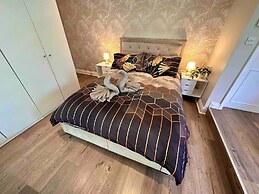 Stylish modern flat in SW London