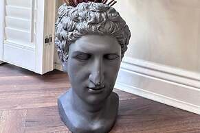 Stylish modern flat in SW London