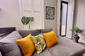 Stylish modern flat in SW London