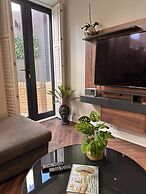 Stylish modern flat in SW London