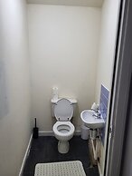 Impeccable 4-bed House in Leicester