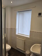 Impeccable 4-bed House in Leicester