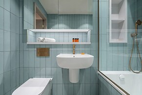 Spacious Flat in North London
