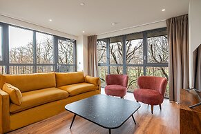 Spacious Flat in North London