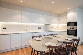 Spacious Flat in North London