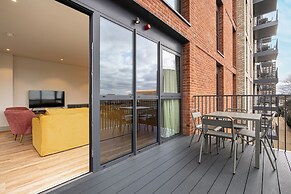 Spacious Flat in North London