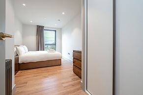 Spacious Flat in North London