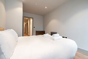 Spacious Flat in North London