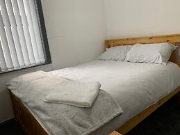 Stunning 5bed House in Birmingham Contractors Also