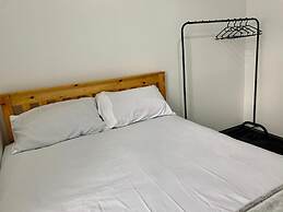 Stunning 5bed House in Birmingham Contractors Also