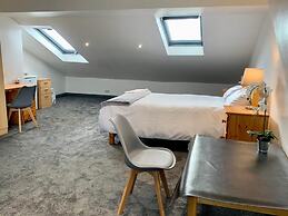 Stunning 5bed House in Birmingham Contractors Also