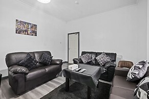 Stunning 5bed House in Birmingham Contractors Also