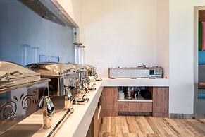 Hotel Le Roi Dehradun