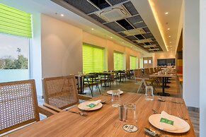 Hotel Le Roi Dehradun