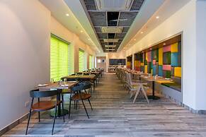 Hotel Le Roi Dehradun