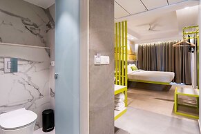 Hotel Le Roi Dehradun