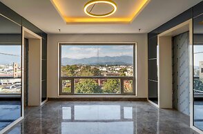 Hotel Le Roi Dehradun