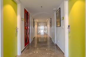 Hotel Le Roi Dehradun