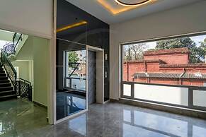 Hotel Le Roi Dehradun