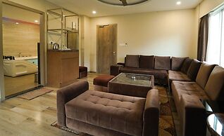 Club Nirvana Boutique Resort Pure-Veg