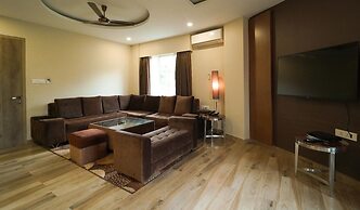 Club Nirvana Boutique Resort Pure-Veg