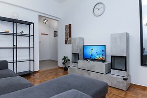 Modern Cozy 1 Bd Piraeus Perfection Apt