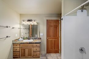 Riverside Cabin 5 Bedroom Home by RedAwning