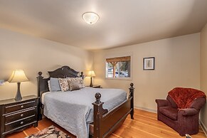 Riverside Cabin 5 Bedroom Home by RedAwning