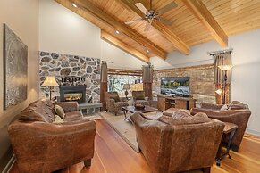 Riverside Cabin 5 Bedroom Home by RedAwning