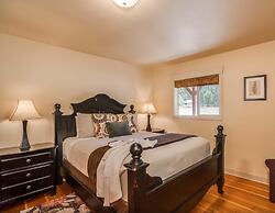 Riverside Cabin 5 Bedroom Home by RedAwning