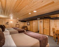 Riverside Cabin 5 Bedroom Home by RedAwning