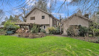 Eugene - Close To Everything 3 Bedroom Home by RedAwning