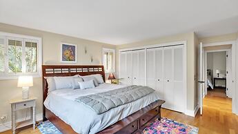 Eugene - Close To Everything 3 Bedroom Home by RedAwning