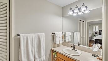 Eugene - Close To Everything 3 Bedroom Home by RedAwning