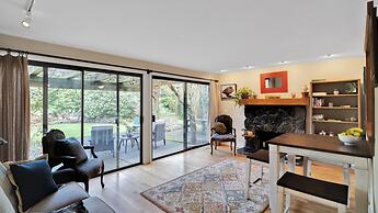 Eugene - Close To Everything 3 Bedroom Home by RedAwning