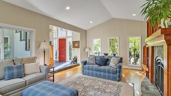 Eugene - Close To Everything 3 Bedroom Home by RedAwning