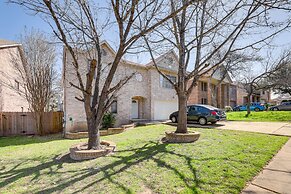 Austin Home w/ Deck - 9 Mi to Zilker Park!