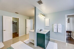 Austin Home w/ Deck - 9 Mi to Zilker Park!