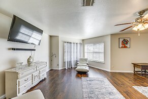 Austin Home w/ Deck - 9 Mi to Zilker Park!