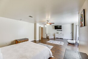 Austin Home w/ Deck - 9 Mi to Zilker Park!