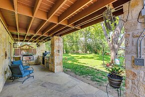 Seguin Riverfront Retreat: Fishing Dock + Kayaks!
