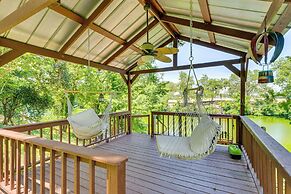 Seguin Riverfront Retreat: Fishing Dock + Kayaks!