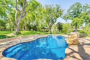 Seguin Riverfront Retreat: Fishing Dock + Kayaks!