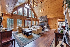 Hot Tub & Dock: Waterfront Cabin in Old Forge!