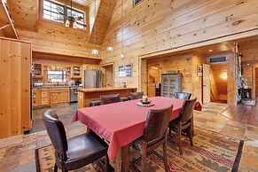 Hot Tub & Dock: Waterfront Cabin in Old Forge!