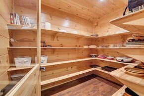 Waterfront Cabin w/ Deck & Pool in Old Forge!