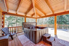 Hot Tub & Dock: Waterfront Cabin in Old Forge!